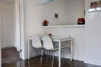 Renovated & Great Value Mid Range Apartment of South Yarra Stays