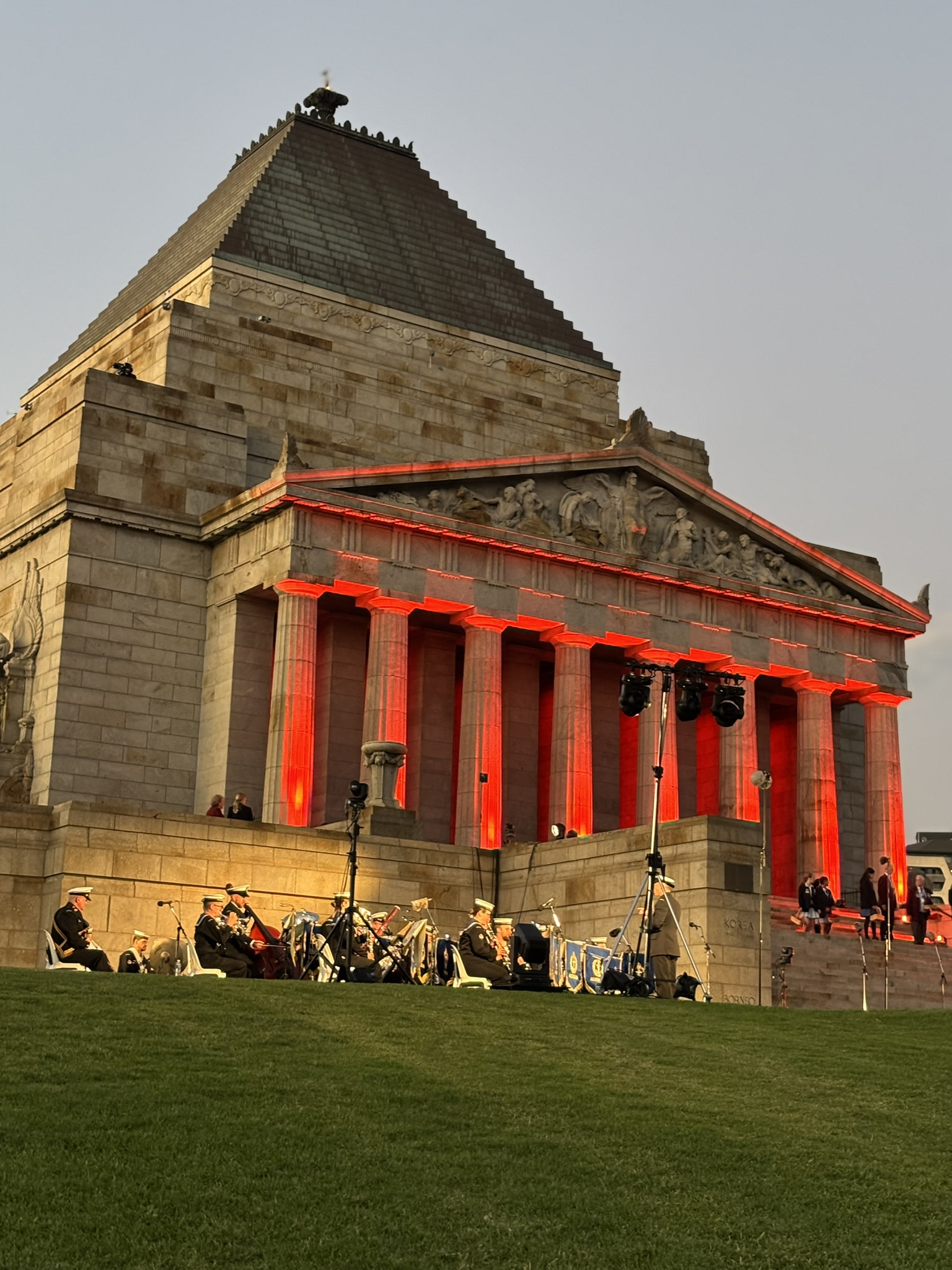 Shrine of Remembrance Melbourne near South Yarra accommodation